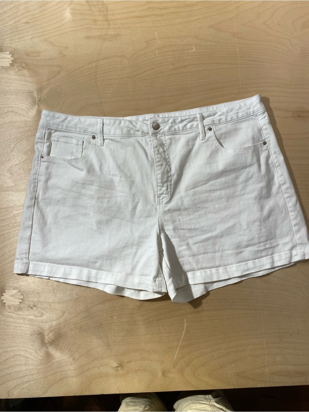 Terra & Sky White Denim Shorts 22W (SG)